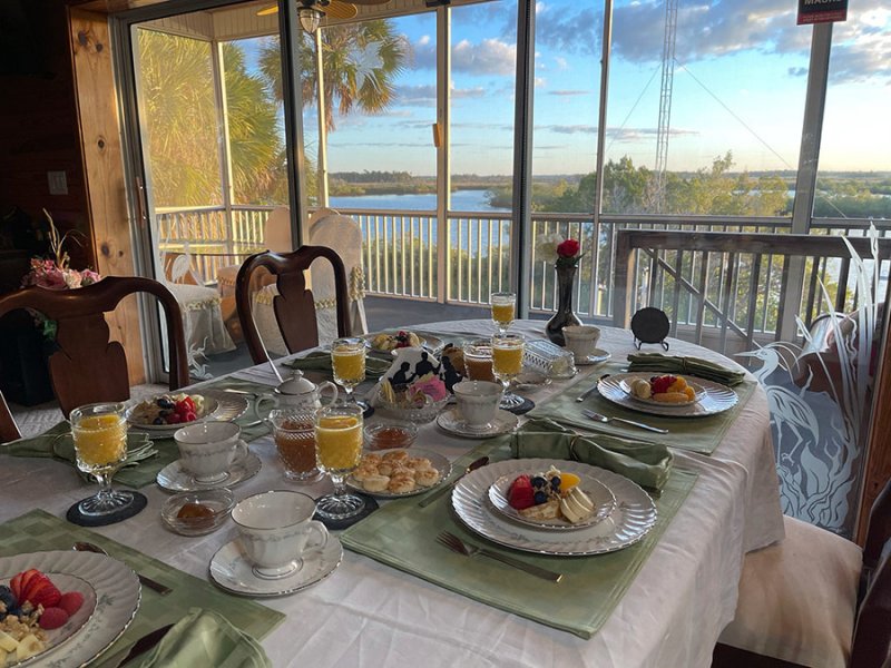 Crystal River Florida Hotels - Crystal River Lullaby Breakfast Offerings: